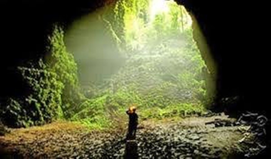 Jelajah Wisata Goa Djokja
